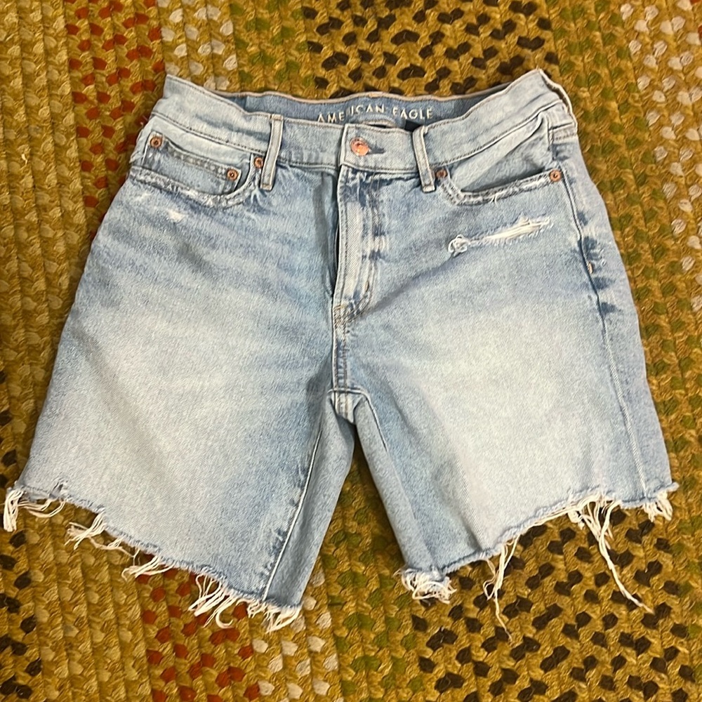 Jorts worn once. Got my mother a pair and she did not like them.